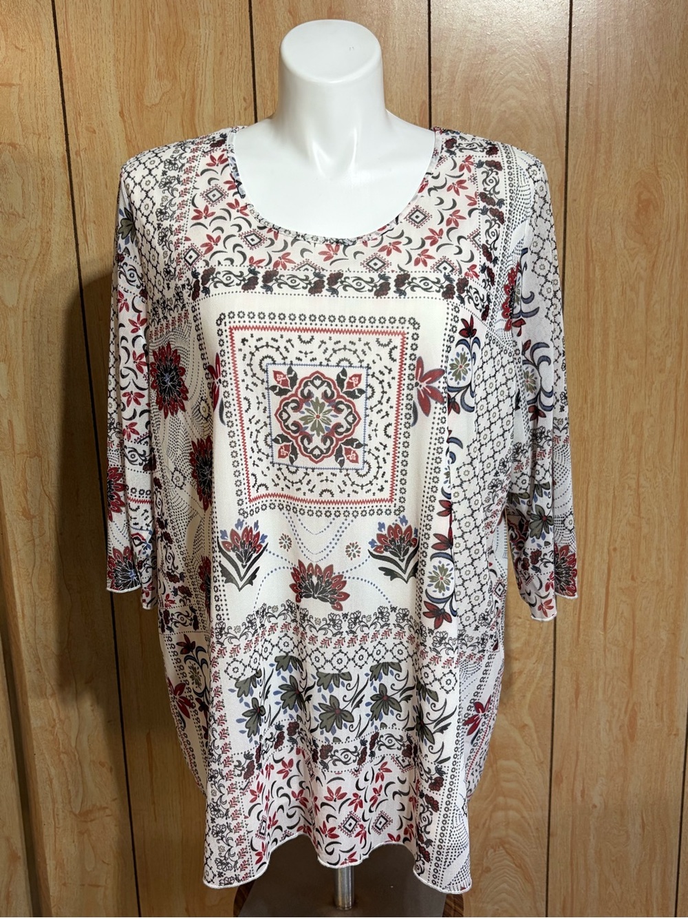 Catherines Cream Scoop Neck Blouse with Red & Olive Floral Tile Motif SZ - 2X